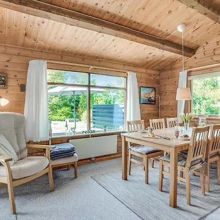 Three-bedroom In Vaggerlose Feriehus Bøtø By