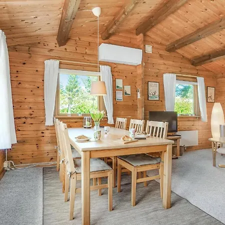 Three-bedroom In Vaggerlose Feriehus Bøtø By
